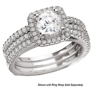 Surprise her with a gorgeous Diamond Ring in 18kt White Gold with a Square Halo! 